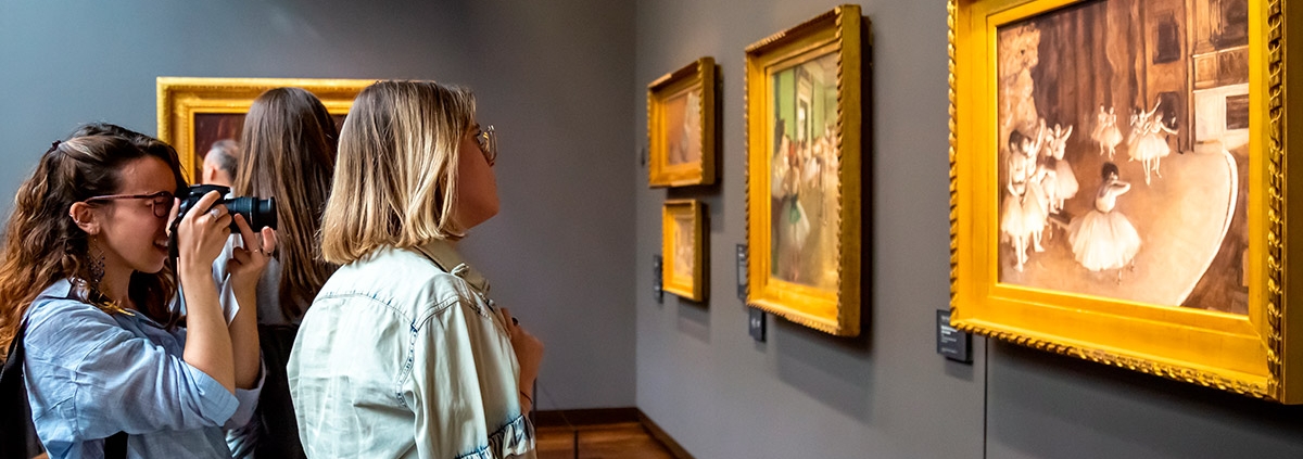 MUSEOS Y EXPOSICIONES Y GESTION DE MONUMENTOS Y/O CENTROS