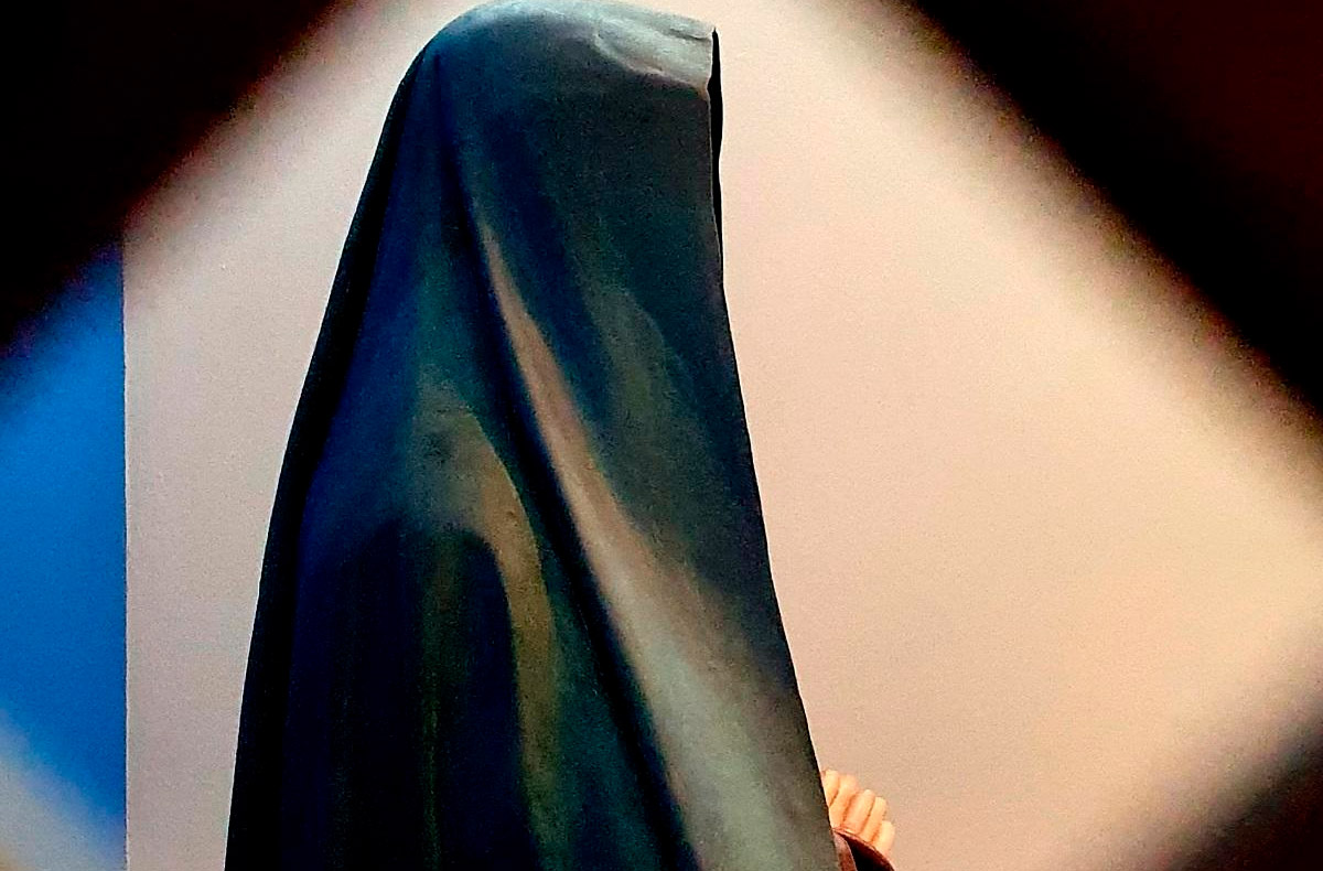 SILENCIO, TRABAJO Y ORACIÓN